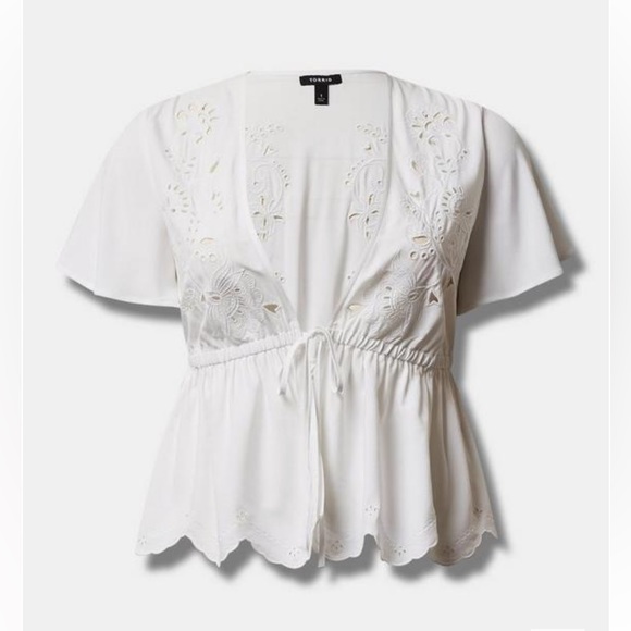 Torrid Eyelet Challis Tie Front Third Piece Size 5X NWT - Picture 2 of 5